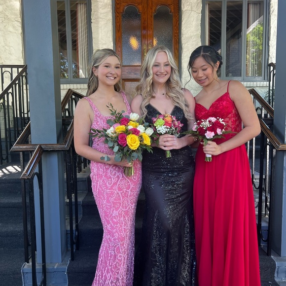 Black sequin Prom dress - Picture 4 of 6